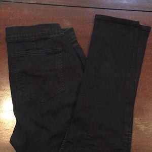 Black stretch denim leggings 🎼